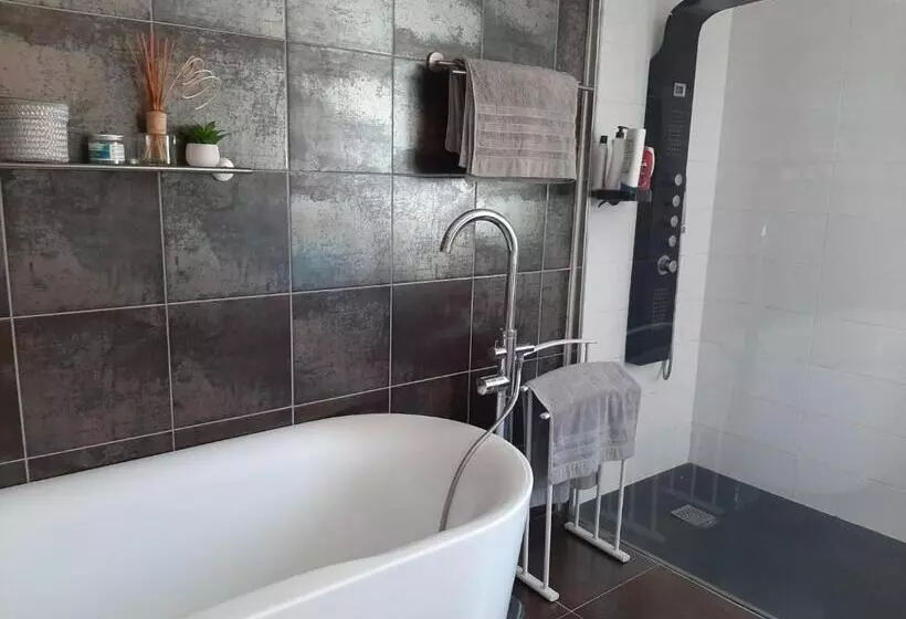 Aamiaismajoitus (B&B) Chambre Double Dans Maison Chaleureuse Et Familiale