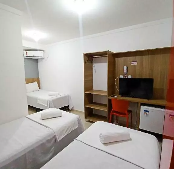 Hotelli Pinheiro Center