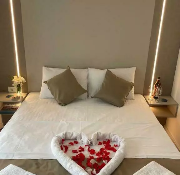 پانسیون Lolo Luxury Rooms & Suites