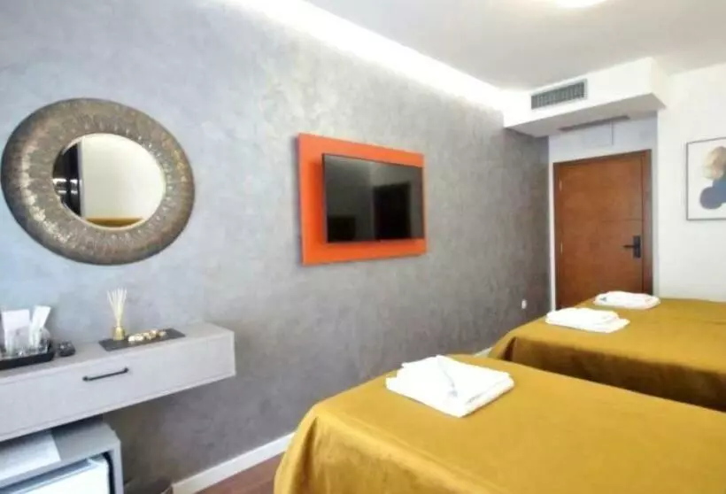 پانسیون Lolo Luxury Rooms & Suites