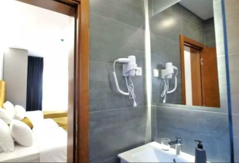 پانسیون Lolo Luxury Rooms & Suites