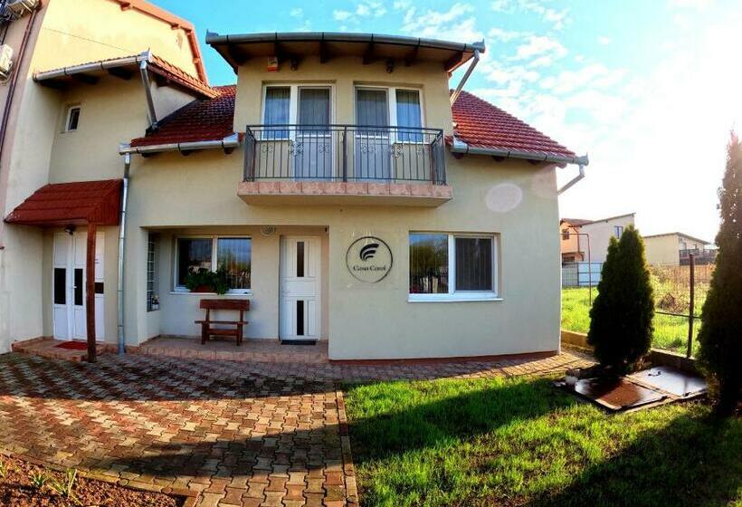 پانسیون Casa Carol
