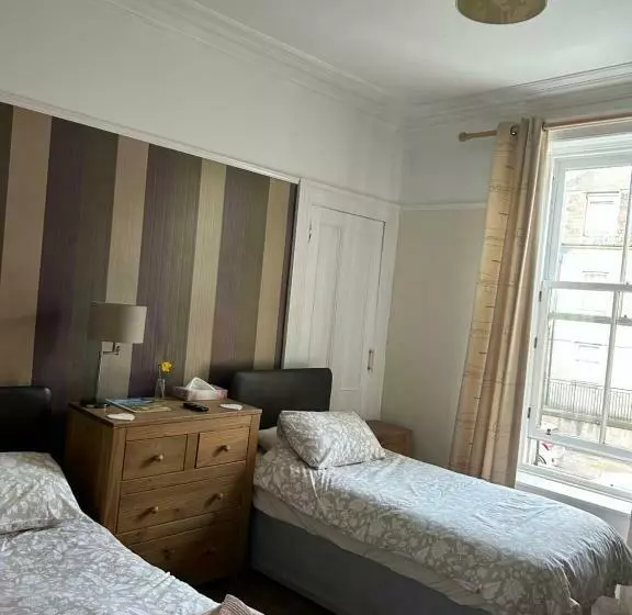 Majatalo Roselodge Guest House