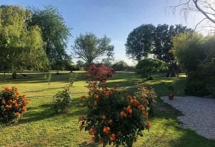 Aamiaismajoitus (B&B) Champ Du Bois