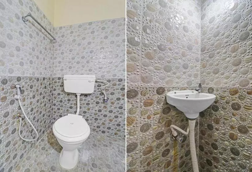 Hotelli Oyo 88893 Lakshmi Sri Deluxe Boarding & Lodgeing