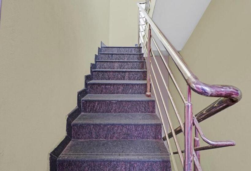 호텔 Oyo 88893 Lakshmi Sri Deluxe Boarding & Lodgeing