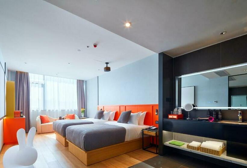 בית מלון כפרי Global Village Riverside