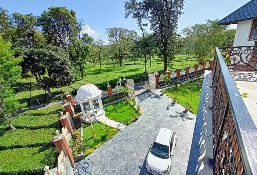 Hotelli Matoshree Club And Resort