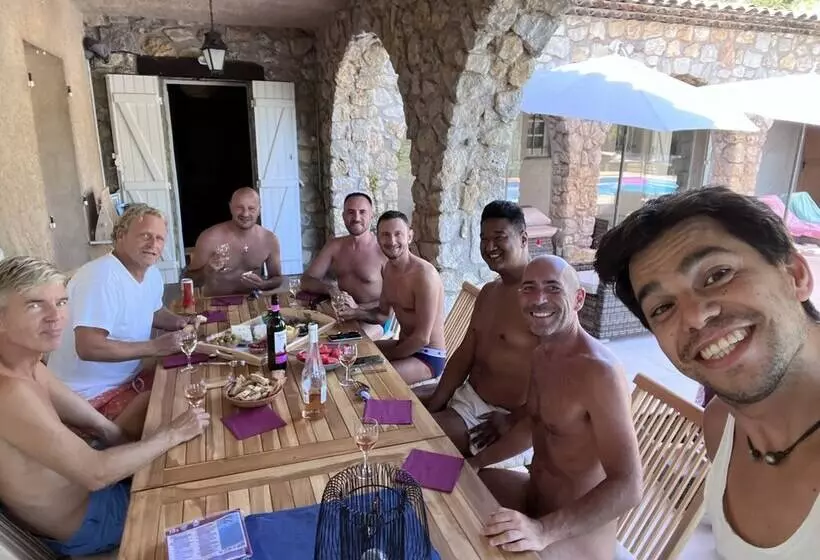 Lomakeskus La Connexion, Gay Men Only