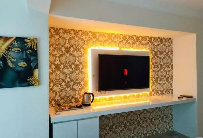 Rose Suite &