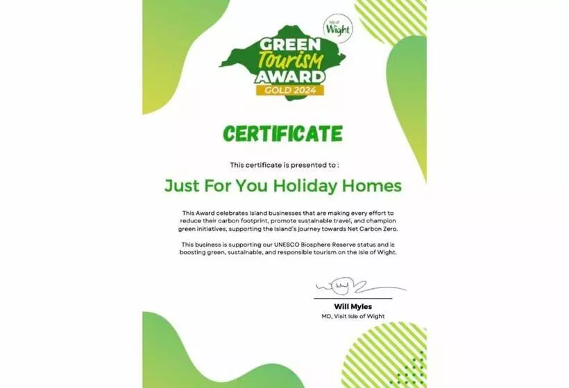 Arden Villa, Sleeps 8, Moments From The Golden Sandy Beach Of Ryde