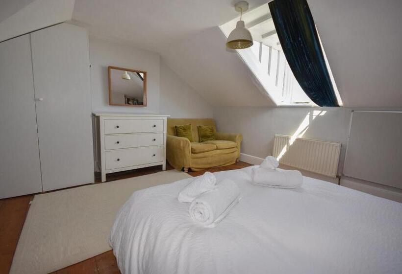 Arden Villa, Sleeps 8, Moments From The Golden Sandy Beach Of Ryde