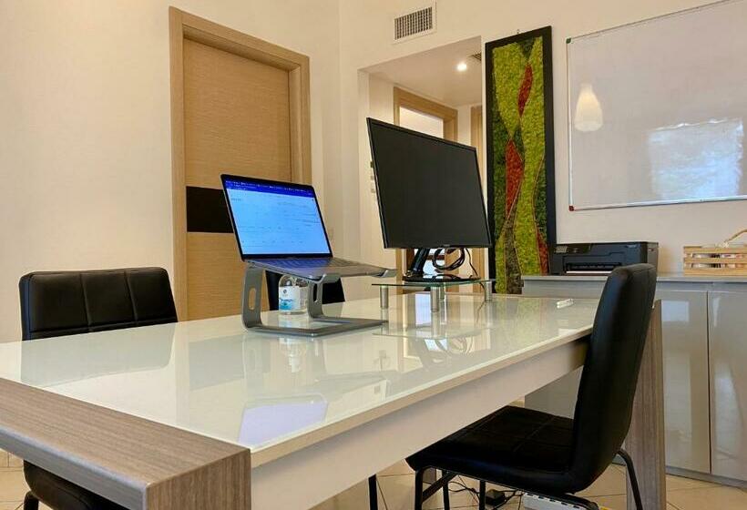 ベッドアンドブレックファースト Bed & Office