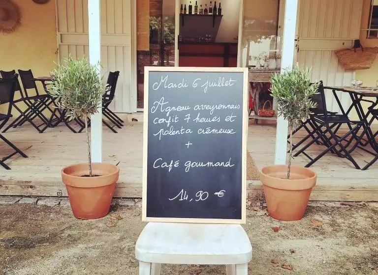 Gîte Le Palmier   Perfectly Located Cosy Studio With Private Garden