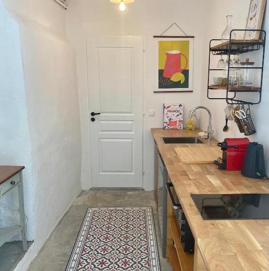 Gîte Le Palmier   Perfectly Located Cosy Studio With Private Garden