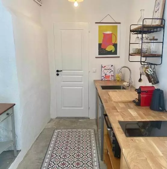 Gîte Le Palmier   Perfectly Located Cosy Studio With Private Garden