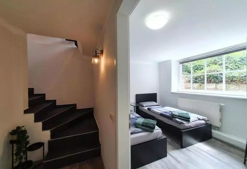 Privates Ruhiges Haus Im Herzen Der Neustadt