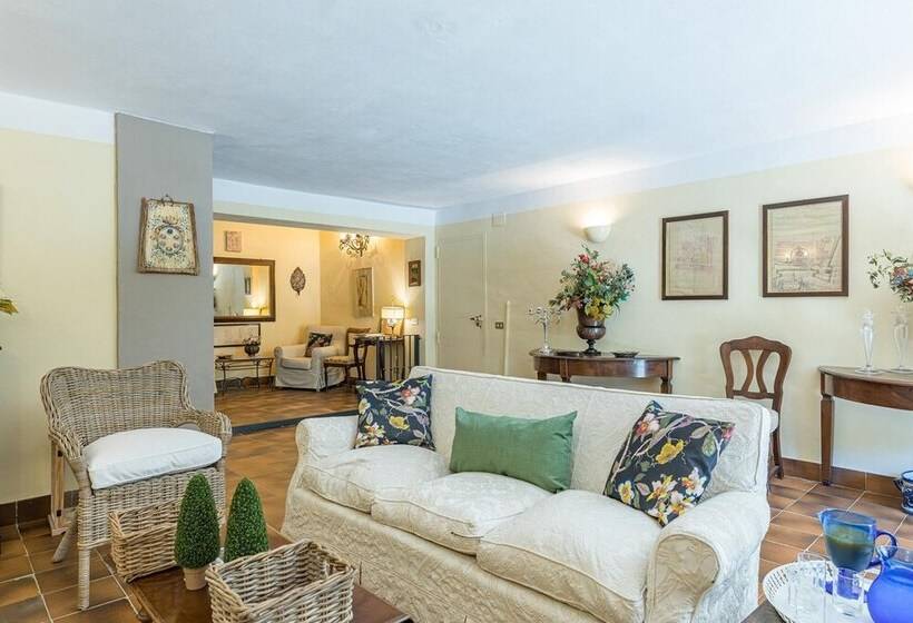 Villa Rinaldi 6, Emma Villas