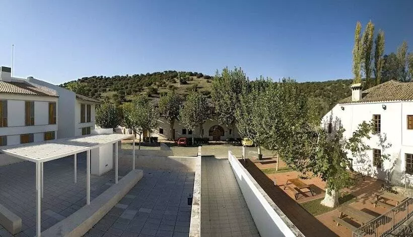 Albergue Inturjoven El Bosque   Hostel