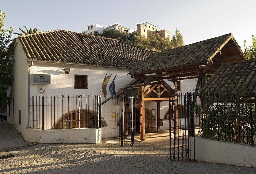 Albergue Inturjoven El Bosque Hostel