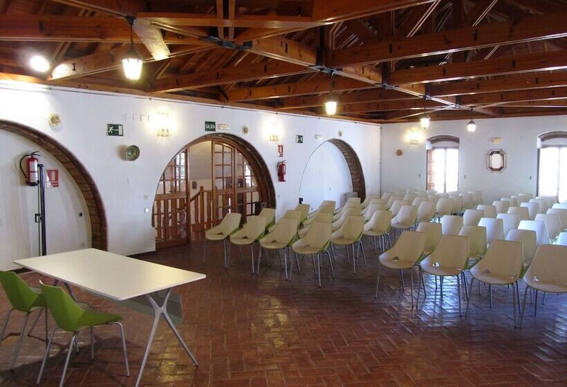 Albergue Inturjoven El Bosque Hostel