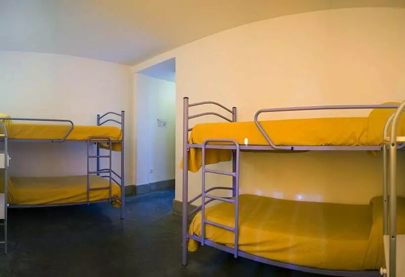 Albergue Inturjoven El Bosque   Hostel