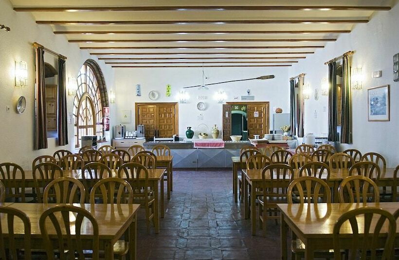 Albergue Inturjoven El Bosque Hostel