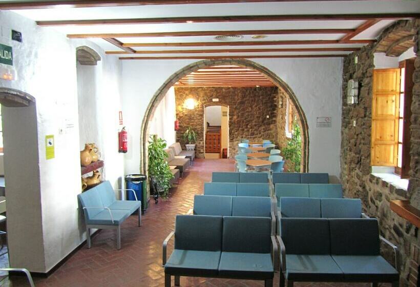 Albergue Inturjoven El Bosque Hostel