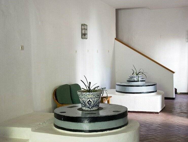 Albergue Inturjoven El Bosque Hostel