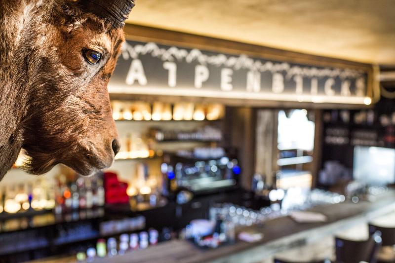 هتل Alpenblick Weggis Panorama & Alpen Chic