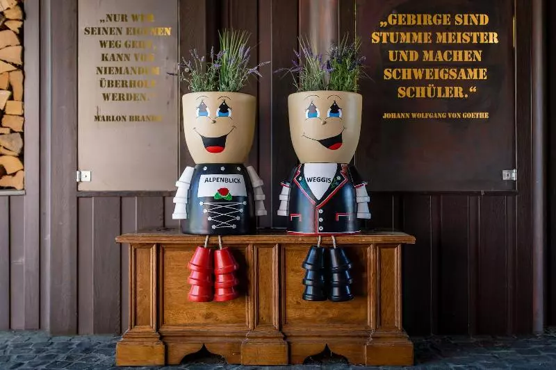 Otel Alpenblick Weggis   Panorama & Alpen Chic