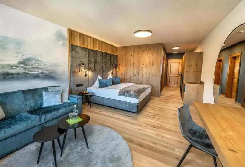 ホテル Alpin Life Resort Lürzerhof