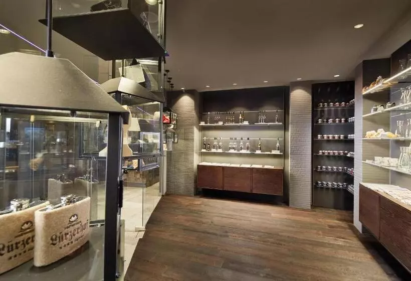 ホテル Alpin Life Resort Lürzerhof