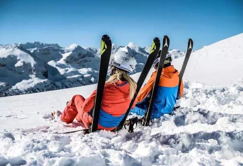 ホテル Alpin Life Resort Lürzerhof