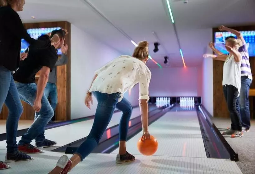 ホテル Alpin Life Resort Lürzerhof