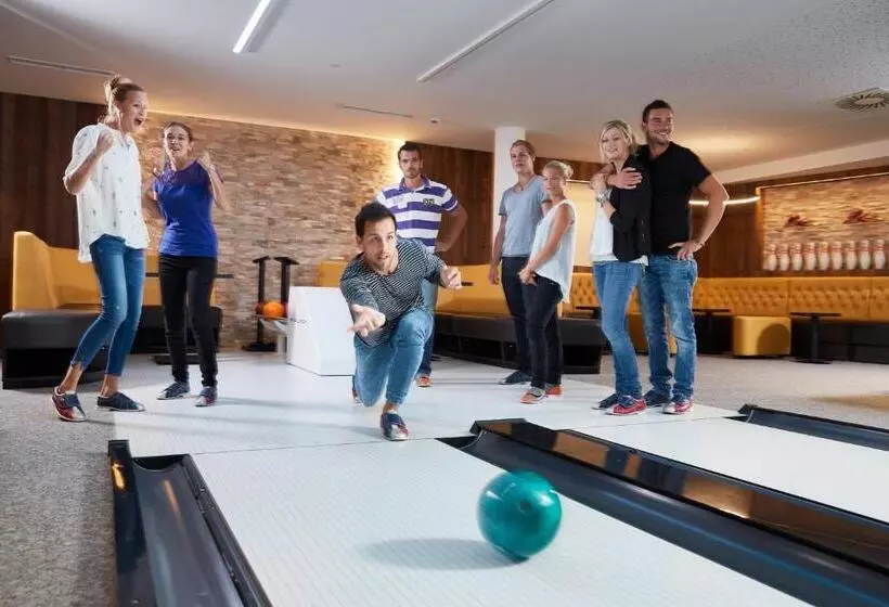 ホテル Alpin Life Resort Lürzerhof