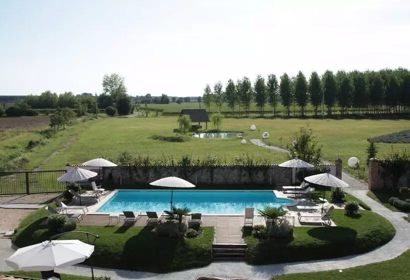 هتل Antico Borgo Torricella