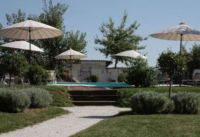 هتل Antico Borgo Torricella