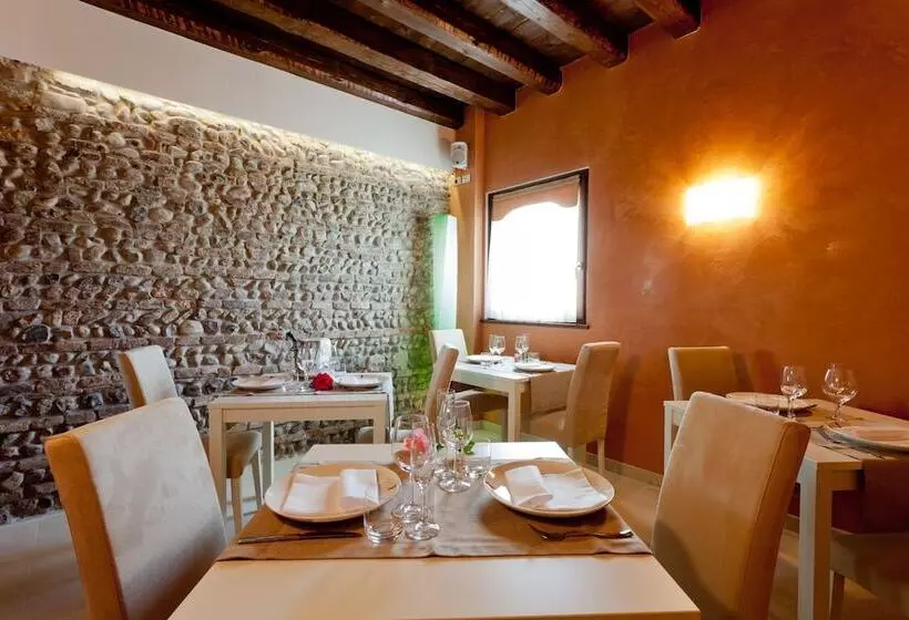 هتل Antico Borgo Torricella