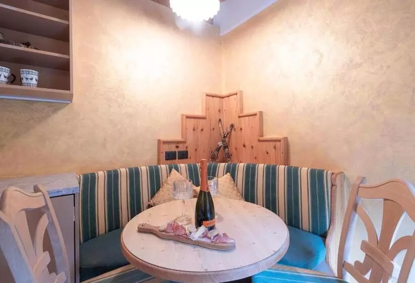 Отель Baita Velon