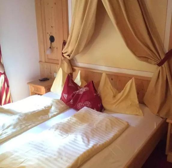 Отель Baita Velon