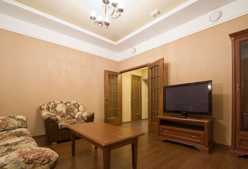 ホテル Na Dvoryanskoy