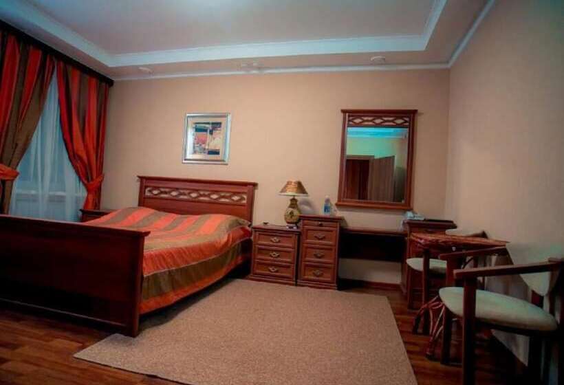 ホテル Na Dvoryanskoy