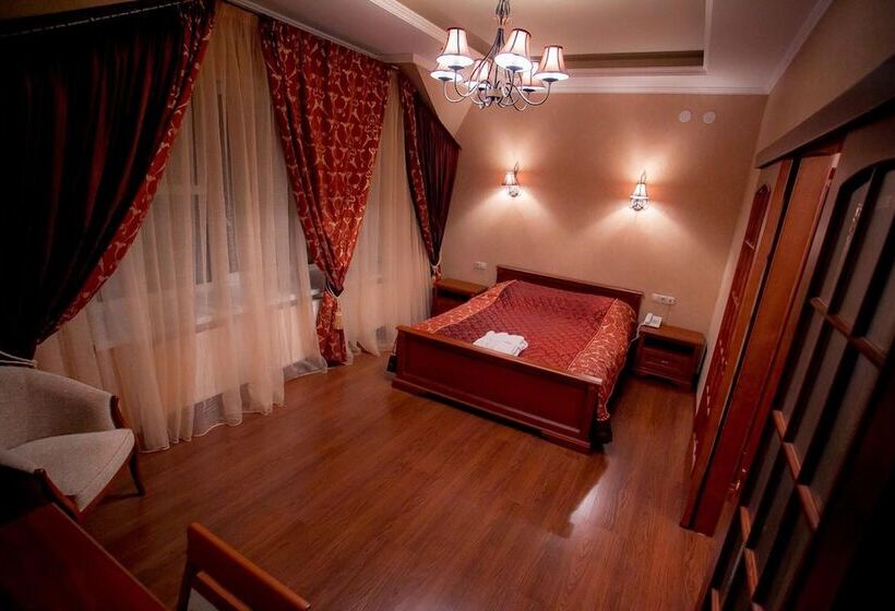 ホテル Na Dvoryanskoy