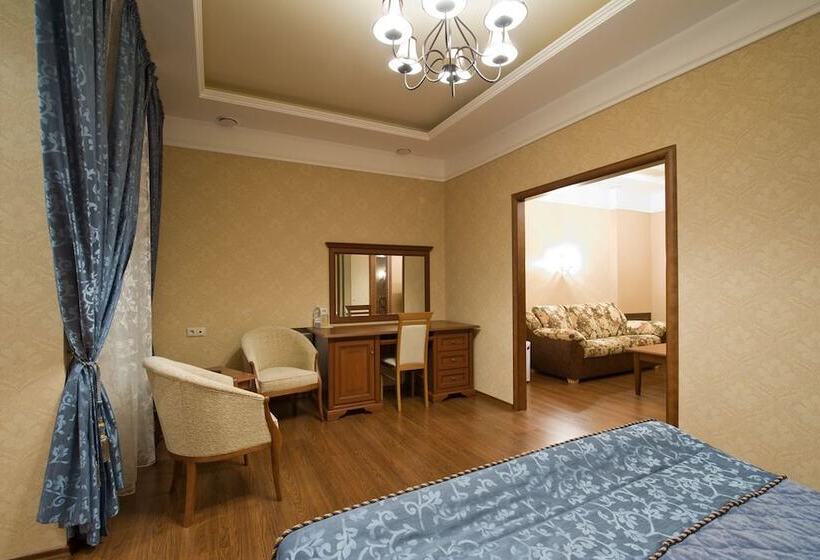 ホテル Na Dvoryanskoy