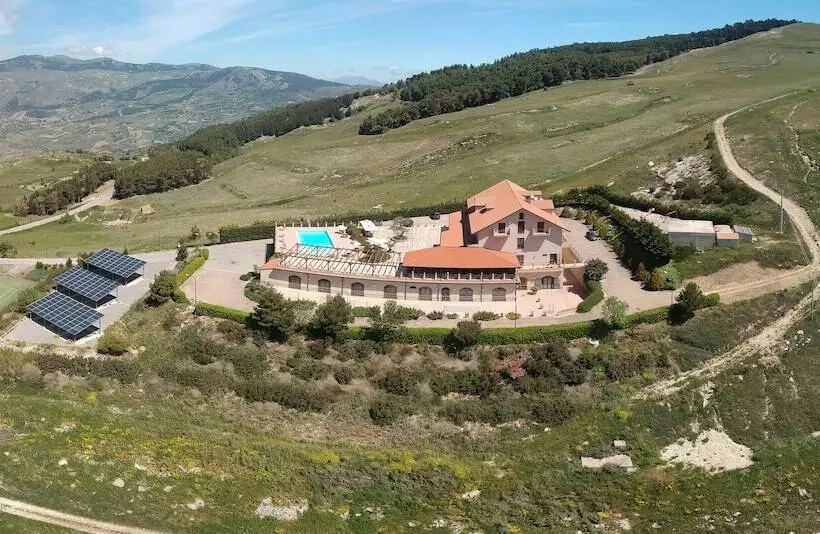 Отель Pigna D Oro Country