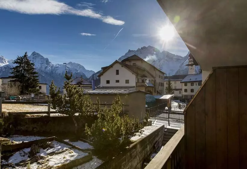 هتل Restorant Engiadina Ftan