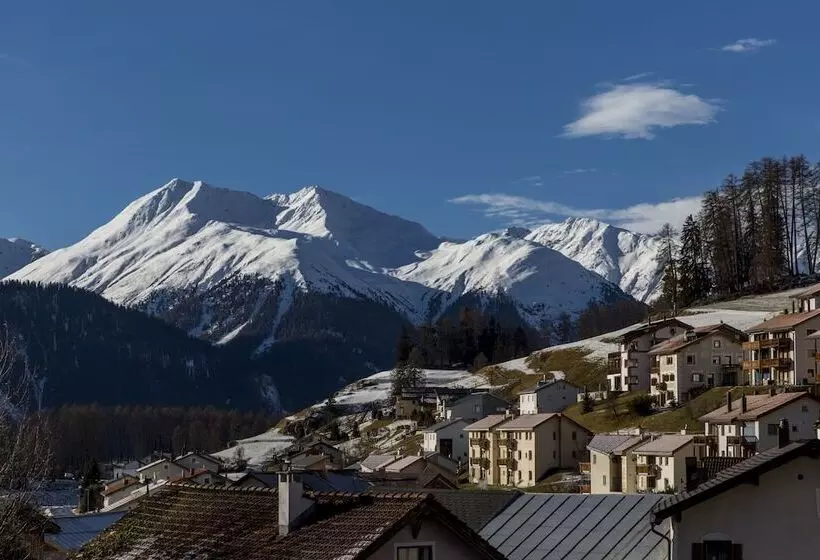 هتل Restorant Engiadina Ftan