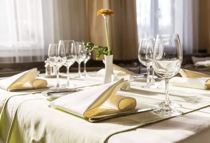 هتل Restorant Engiadina Ftan