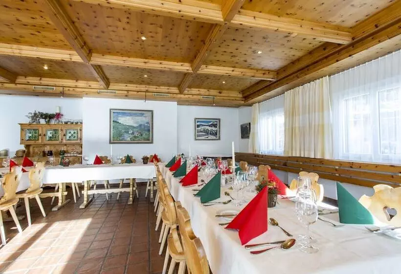 هتل Restorant Engiadina Ftan